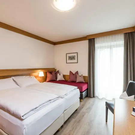 Angelino 3* Urtijëi